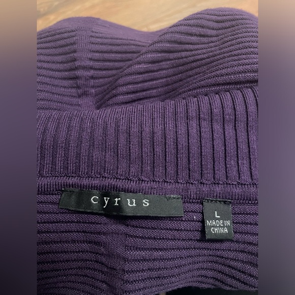 Purple loose turtleneck sweater, never used - Picture 3 of 3